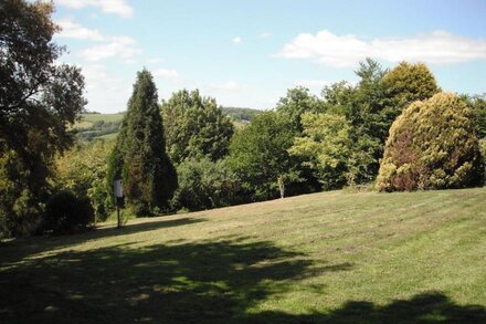 Historic Chapel Cottage, 10 minutes walk into Lostwithiel