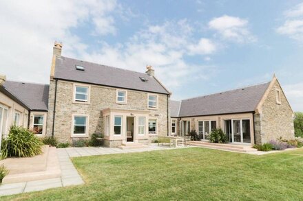 MARL HOUSE, pet friendly, luxury holiday cottage in Whithorn