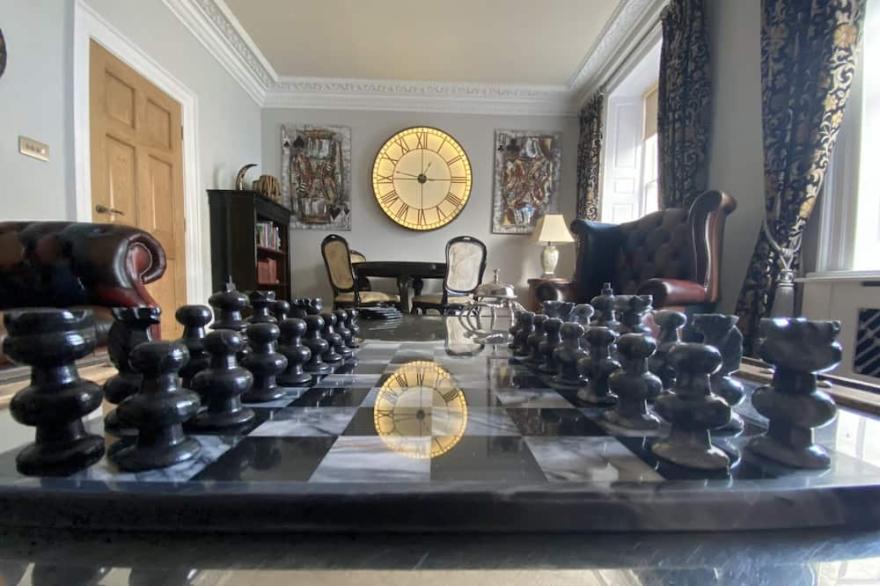 Clan Young Suite