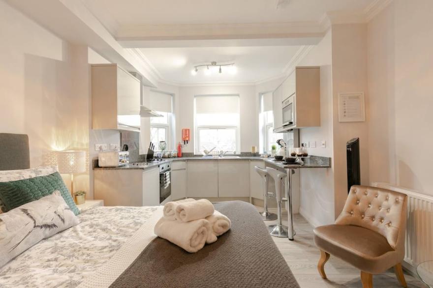 12 Helena Luxury Serviced Apartment