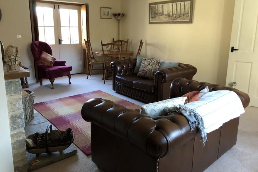 3 Bedroom Thatched Cottage in Evershot Dorset