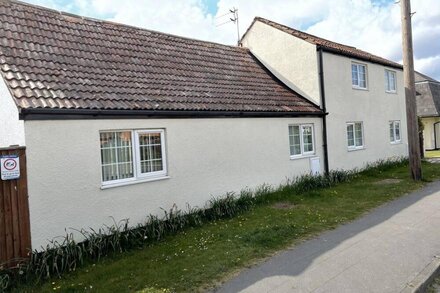 Sweetpea Cottage in Louth