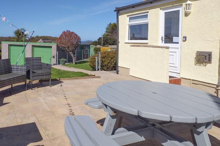 3 Bedroom Accommodation In Amlwch