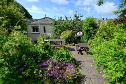 Curlew Cottage - Four Bedroom House, Sleeps 7