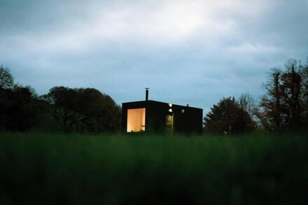 Off-Grid Eco Cabin Nestled in Nature ft Warm Wood Fire