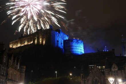 1 bedroom + sofabed property with a fantastic view of Edinburgh Castle