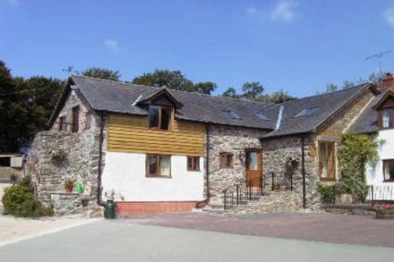 Shepherd's Watch Cottage - 5* Cyfie Farm, with private hot tub