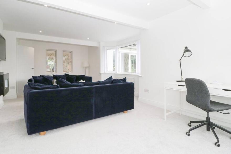 THE VIEW, pet friendly, character holiday cottage in Keswick