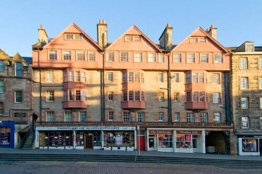 Superb 1 Bedroom + Sofabed On The Famous Royal Mile, 150 Metres To Edinburgh Castle