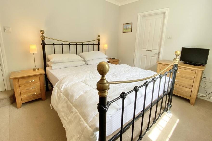 Rose Park - bungalow in Rock with parking with countryside views