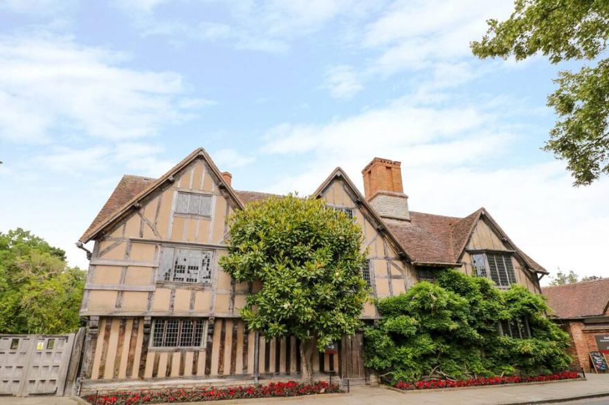 RYEPIECE COTTAGE, romantic, with a garden in Ettington