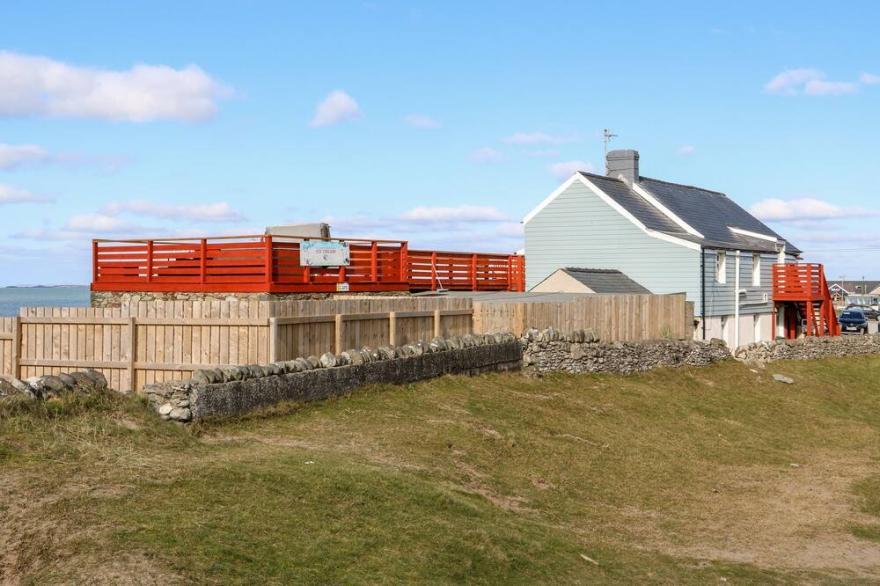 SWN Y MOR, Family Friendly, With Hot Tub In Dinas Dinlle
