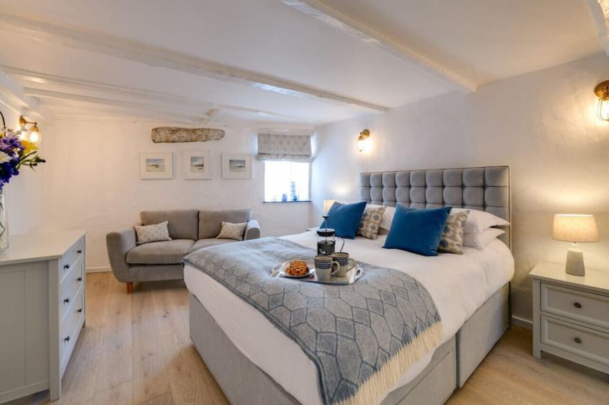 Sail Loft Studio - Three Bedroom Apartment, Sleeps 6