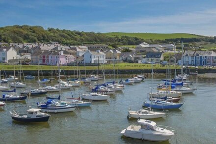 Awelon y Mor in the beautiful Aberaeron