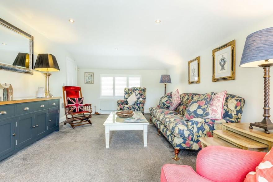 ARMANDO, pet friendly, character holiday cottage in Devoran, Cornwall