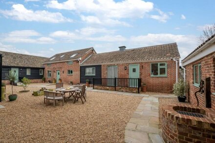 Ardley Cottages - Four Bedroom House, Sleeps 8