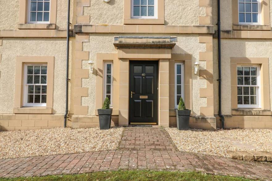 40 BOWMONT COURT, Pet Friendly, Character Holiday Cottage In Kelso