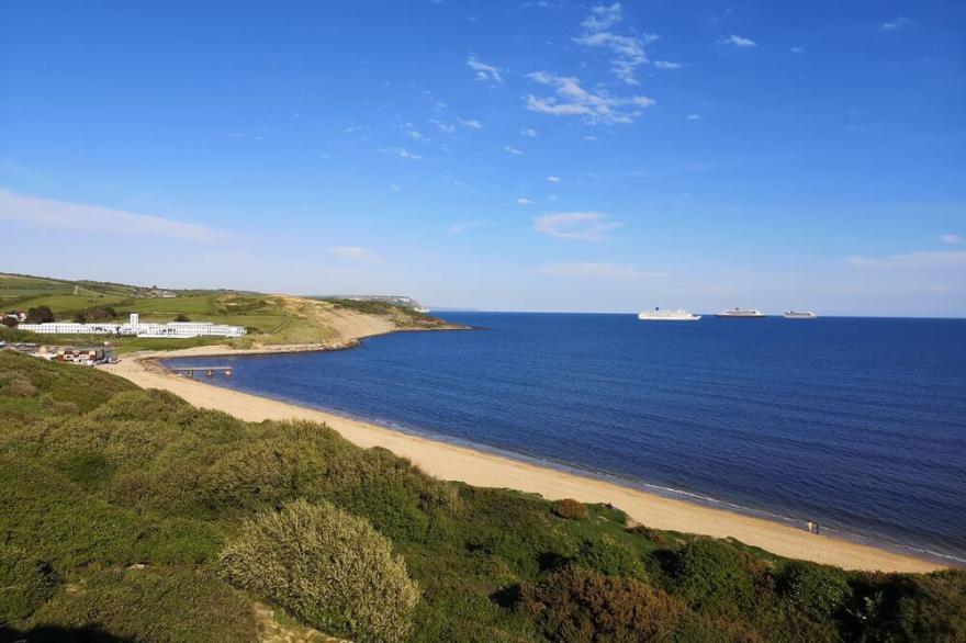 Harbour Heights - Free parking, spacious property with 2 bathrooms