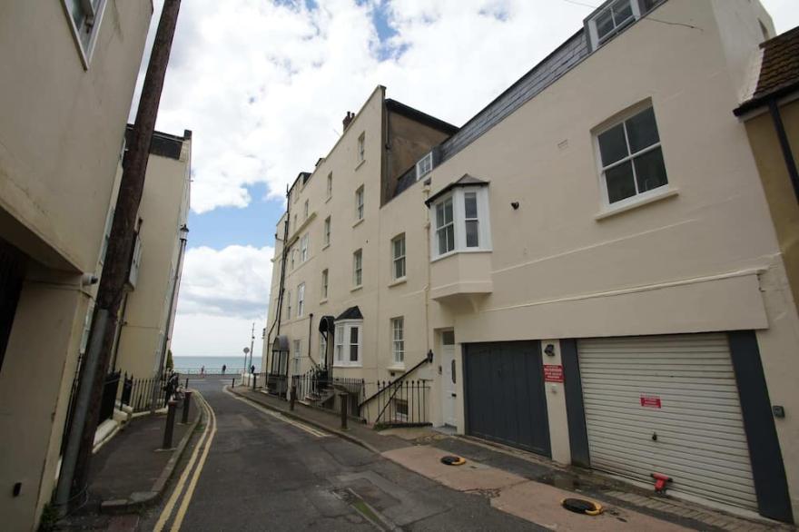 Marine Cottage |Parking| By Brighton Holiday Lets