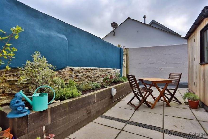 BRAUNTON SAMPHIRE | 2 Bedroom cottage sleeping 4 people