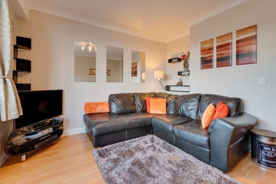 Waves End - One Bedroom House, Sleeps 2