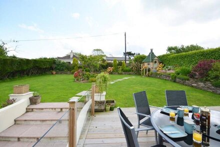 Meadowside - Three Bedroom House, Sleeps 6