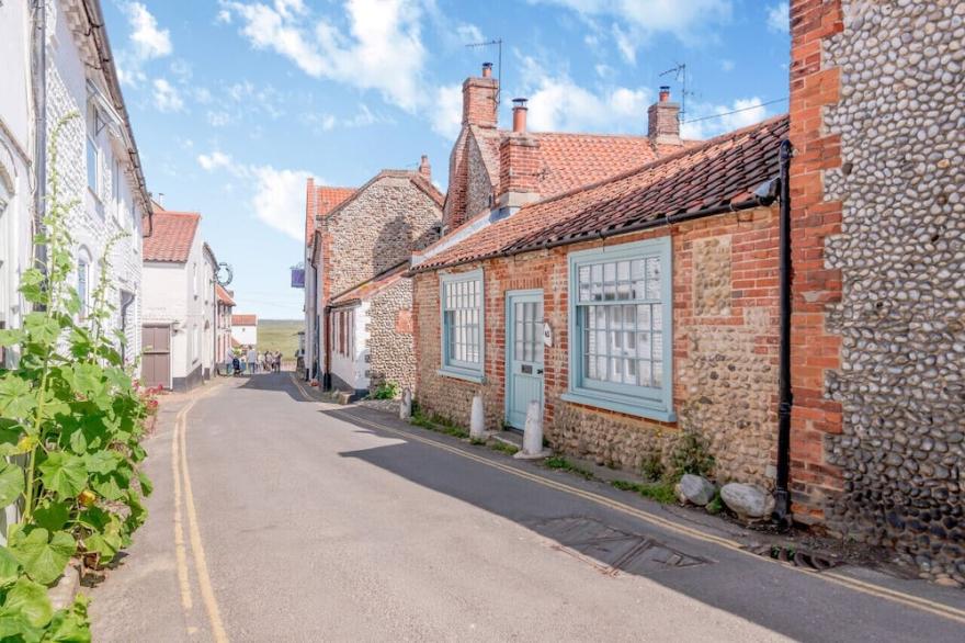Muriel Cottage - One Bedroom House, Sleeps 2