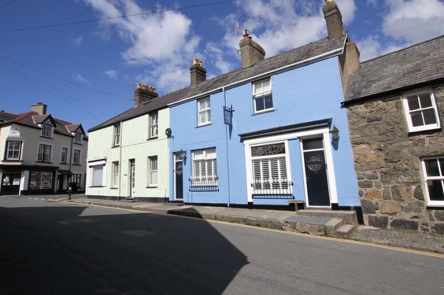 31 CASTLE BAKERY, Family Friendly In Criccieth