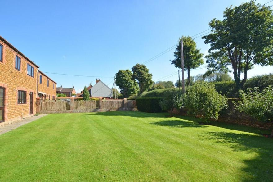 Tuesday House - Four Bedroom House, Sleeps 8