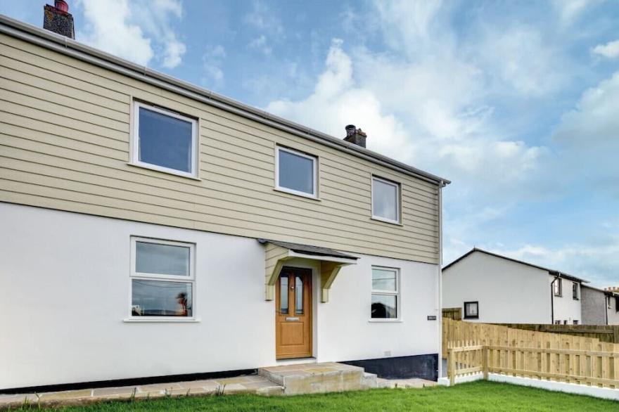Merlyn - Five Bedroom House, Sleeps 9