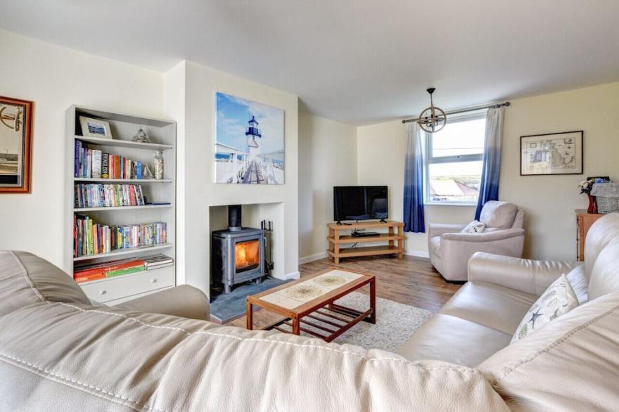 Merlyn - Five Bedroom House, Sleeps 9