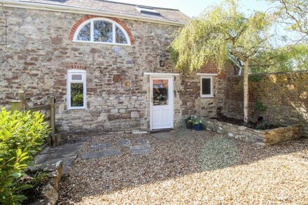 LITTLE BROOK, pet friendly, with a garden in Weymouth