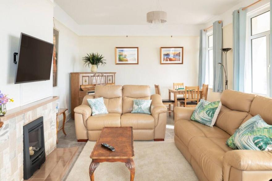 Francis Cottage - Three Bedroom House, Sleeps 6