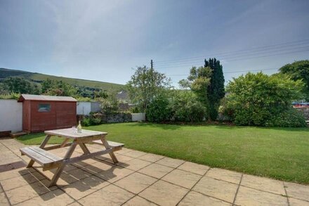 Bramleys - Three Bedroom House, Sleeps 6