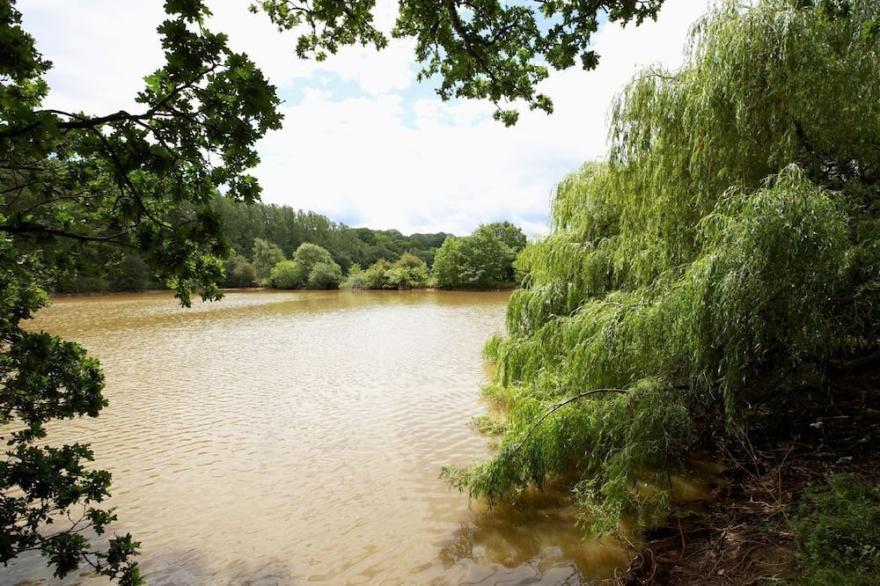 Available for less than £400, Pool Head Cottage is a cosy getaway located in Herefordshire. Close to