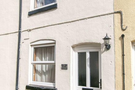 Charming terraced cottage close to Alton Towers