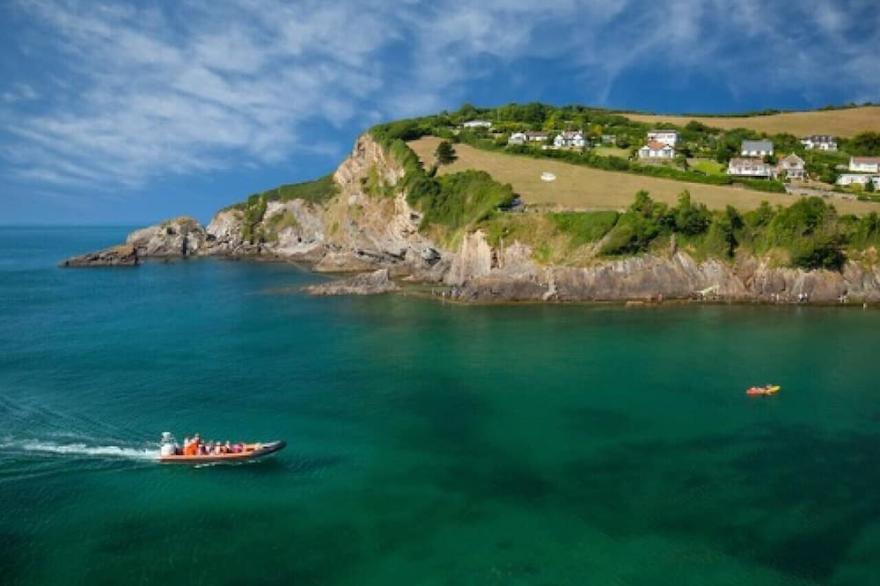 Bay Breeze - Four Bedroom House, Sleeps 7