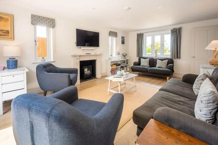 A lovely house, with distant views across the marsh from the garden and upstairs