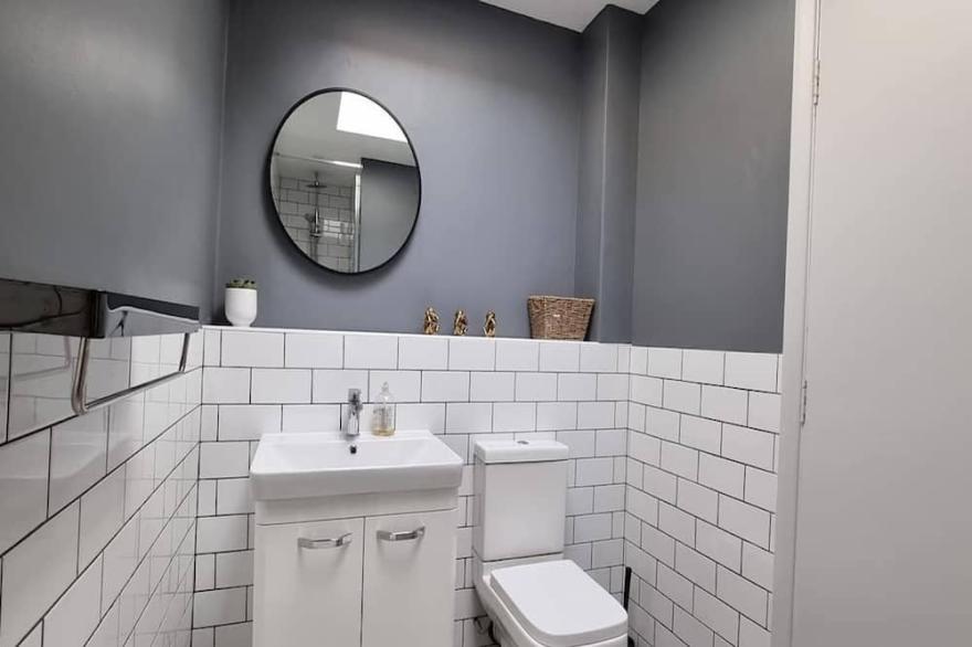 Cracking Central Loft Apartment, Old Town