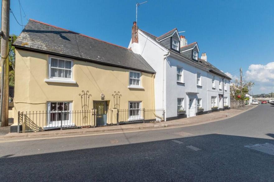 Drum Cottage - Two Bedroom House, Sleeps 4