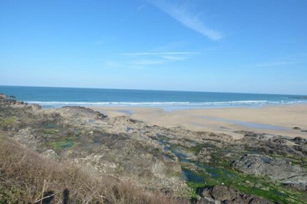 FISTRAL BREEZE, pet friendly, country holiday cottage in Newquay