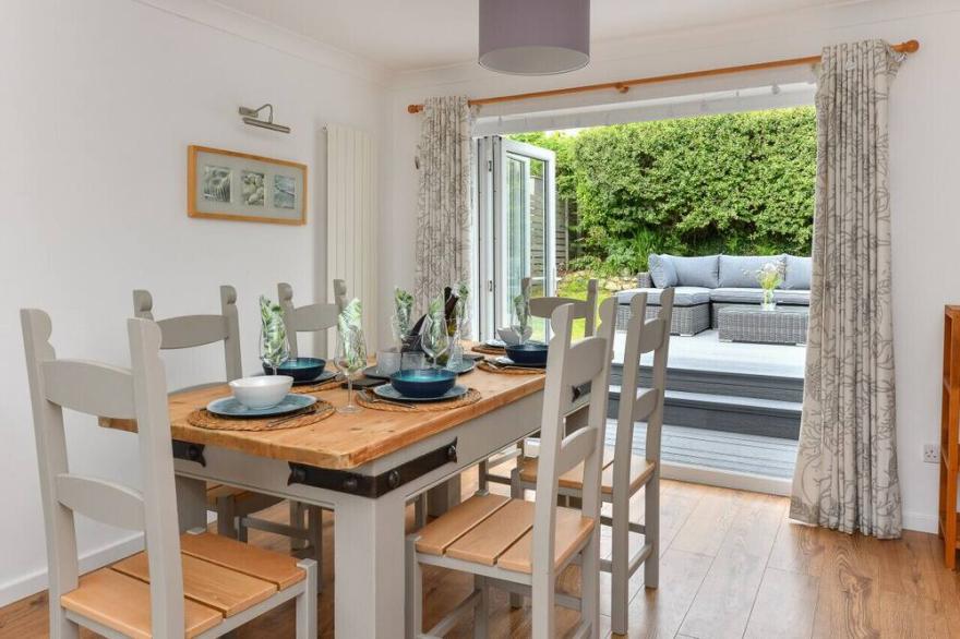 Llys Neigwl - Three Bedroom House, Sleeps 6