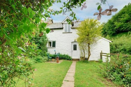 Holwill Farm Wing - One Bedroom House, Sleeps 3