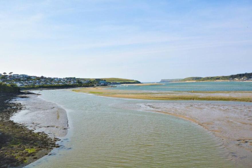 Prideaux - Two Bedroom Apartment, Sleeps 4