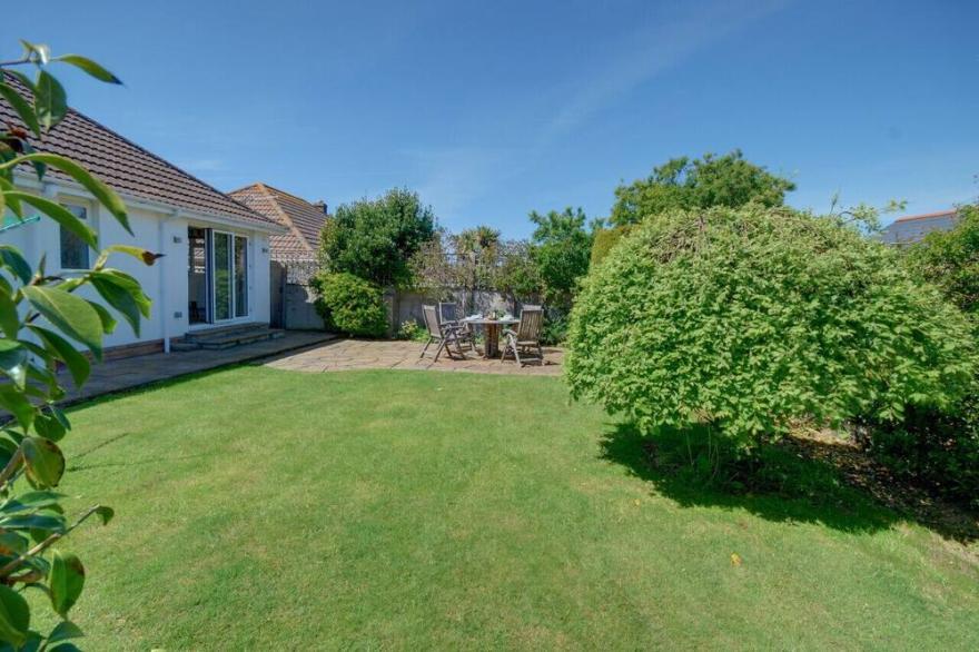 Bamboo - Two Bedroom House, Sleeps 4