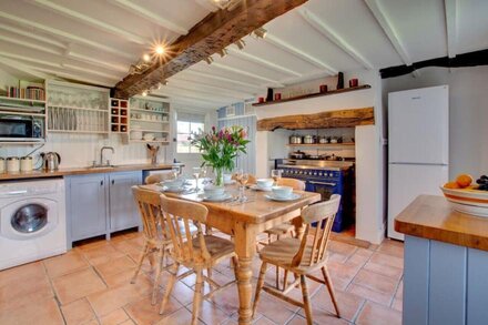 Cockleshells - Three Bedroom House, Sleeps 6