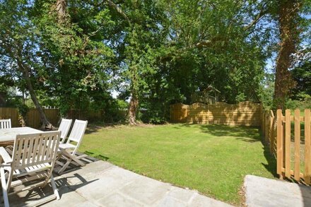 Blackberry Cottage - Two Bedroom House, Sleeps 4