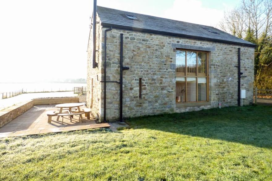 COW HILL LAITH BARN, Family Friendly In Bolton-By-Bowland