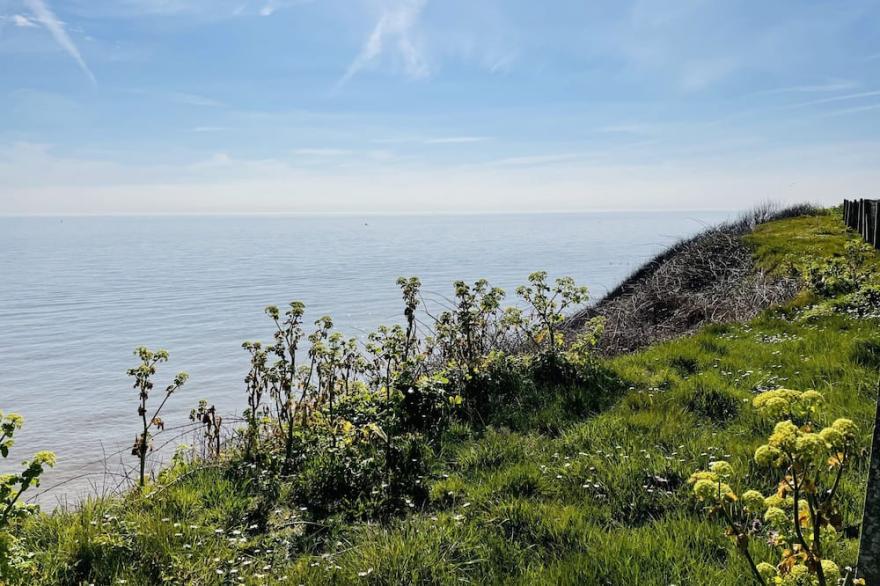 The Beach House, Suffolk Coast,<br>Beach access from site & covered heated pool