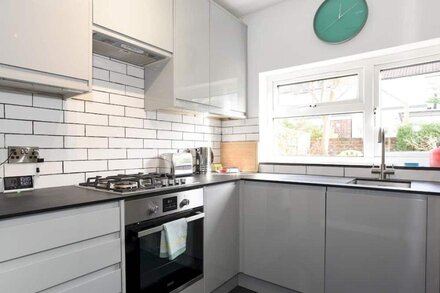 Pass the Keys | Central 2 Bedroom Home near Southsea